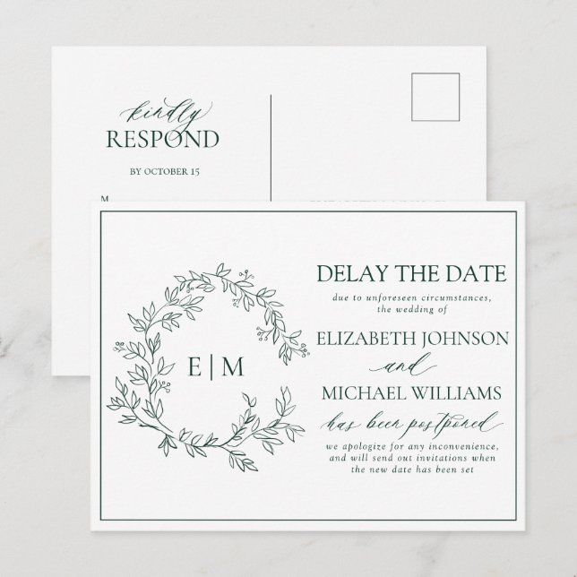 Cartão Postal De Convite Emerald Green Leafy Crest Monograma Atraso na Data (Frente/Verso)