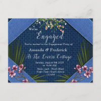 Flores cor-de-rosa no Noivado de textura de madeir