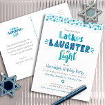 Cartão Postal De Convite Hanukkah Latrou Risos Festa Moderna Divertida<br><div class="desc">"Latkes, riso e luz." Este ano, é hora de se juntar a sua família e amigos para celebrar Chanucá. Típica divertida e engraçada manual junto com Stars of David em azul empoeirado, turquesa e chalé sobre fundo branco ajuda você a lançar no festival das luzes. Sala para a sua mensagem...</div>