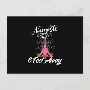 Cartão Postal De Convite Namaste 6 pés longe Flamingo Yoga Professores Soc