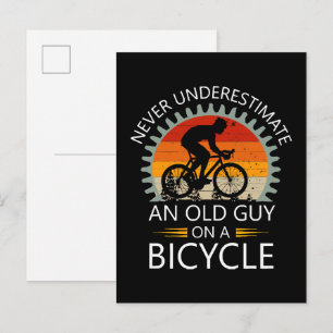 Cartão Postal De Convite Nunca Subestime um Velho Cara numa Bicicleta