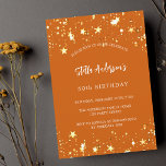 Cartão Postal De Convite O ouro laranja de aniversário é moderno<br><div class="desc">Um fundo laranja queimado decorado com estrelas ouros. Personalize e adicione um nome e detalhes da parte. O nome é escrito com um script de estilo manuscrito,  letras brancas coloridas.</div>
