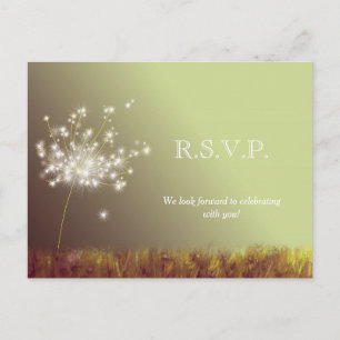 Cartão Postal De Convite RSVP de Casamento de Dandelions Meadow Meadow