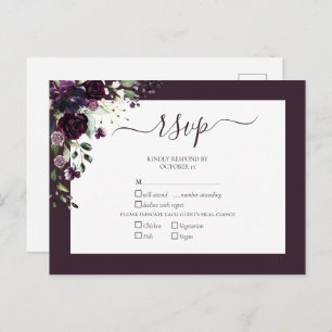 Cartão Postal De Convite RSVP de Casamento de Script Floral Plum Purple