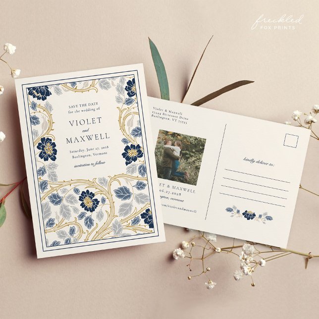 Cartão postal de data de salvamento floral dourado (Navy Blue Floral Art Nouveau Save the Date Postcard)