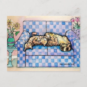 Cartão postal de dois gatos malhados dormindo