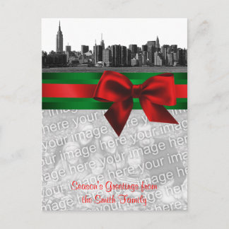 Cartão Postal De Festividades A skyline larga de NYC gravou o Natal de BW sua