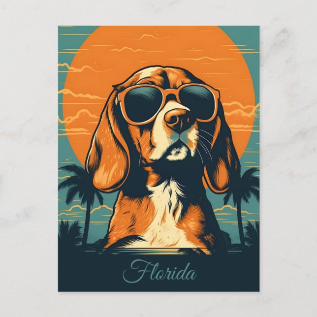 Cartão Postal De Festividades Beagle com óculos escuros em uma praia Personaliza (Frente)