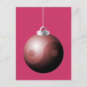 Cartão Postal De Festividades Bola do Natal de Yin Yang no vermelho