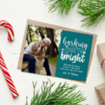 CARTÃO POSTAL DE FESTIVIDADES CACHORRO ESPIRITO BRILHANTE NATAL DE PET<br><div class="desc">Chamando Todos Os Pássaros De Cachorro! 🐶 🎄 Engraçado e simples Cartões de foto de Natal com a citação de 'Atirado do Espírito' em um Estilo de Tipografia Moderna Misturada sobre um fundo especial de TEAL. Adicione seu retrato de cachorro ou de animais de estimação ou de família com seu...</div>