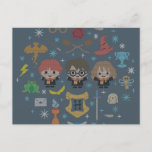 Cartão Postal De Festividades Cartum Harry Potter Cross-Stitch Collage<br><div class="desc">Veja este gráfico de pontos cruzados adorável com pequenas versões de desenhos animados de Ron Weasley, Harry Potter, Hermione Granger e vários artefatos mágicos da história: Óculos de Harry Potter e ícone de raio, Ouro Snitch, Tripulação, pauzinhos, Fawkes, Fawkes, Fawkes, TriWizard Cup, sapos, Hogwarts Crest and Letter, Goblet of Fire,...</div>