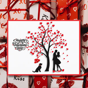 Cartão Postal De Festividades Casal de silhueta de árvore do coração romântico