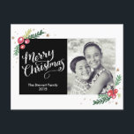 Cartão Postal De Festividades Coleção Festiva de Folhagem<br><div class="desc">Adicione um toque festivo extra aos seus cartões de natal este ano com este cartão postal de 1 foto,  com caligrafia manuscrita e folhagem desenhada à mão. Disponível em várias cores.</div>