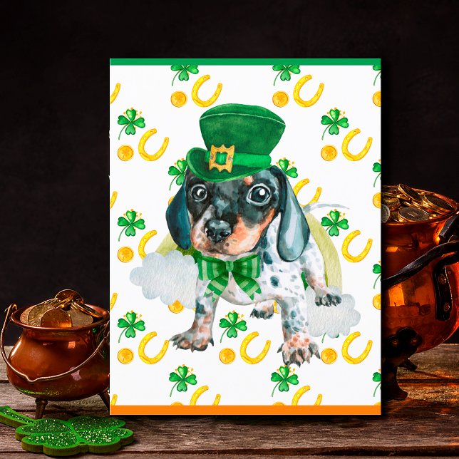 Cartão Postal De Festividades Dachshund Puppy Dog Shamrock Rua. (Criador carregado)