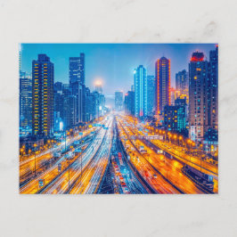 Cartão Postal De Festividades Estradas Através Da Linha Skyline Da Grande Cidade