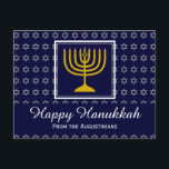 Cartão Postal De Festividades Estrela HANUKKAH FELIZ de David Menorah Personaliz<br><div class="desc">Na moda saudando cartão postal para celebrar HANUKKAH. Fundo azul escuro com Estrela de prata de David e tipografia branca. O texto do marcador de posição na saudação frontal e inversa é personalizável, para que você possa adicionar seu nome e alterar a mensagem. Parte da coleção FESTIVE STARS de Designs...</div>