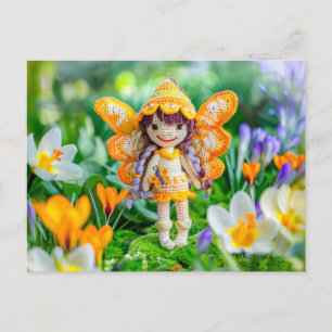 Cartão Postal De Festividades Fada da Primavera Crochê com Crocuses Floridos