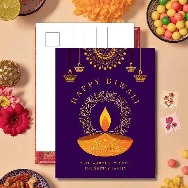 Cartão Postal De Festividades Feliz Festival Hindu Diwali de Púrpura Leve (Criador carregado)