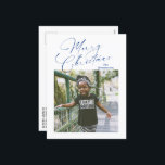 Cartão Postal De Festividades Feliz Natal de Foto de Script Elegante<br><div class="desc">Cartão postal de Natal com fotos modernas,  com um design simples e mínimo com "Feliz Natal" num roteiro elegante azul para marinho juntamente com o nome da sua família acima da sua imagem quadrada favorita. As costas têm uma foto quadrada junto com sua mensagem personalizada.</div>