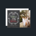 Cartão Postal De Festividades Feliz Natal Rustic Chalkboard Mistletofotos<br><div class="desc">"Desejando Um Feliz Natal" Típica De Saudação Colorida Dentro De Um Quadro De Vintagem Tradicional, Quadro De Natal Russo Com Cartão-Postal De Feriado De Foto Mistletoes. Concebido por gordura*fa*estanho. Fácil de personalizar com seu próprio texto, foto ou imagem. Para pedidos personalizados, entre em contato direto com o . Encargos personalizados...</div>