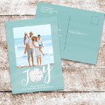 Cartão Postal De Festividades Feriado Natal Joy Foto Simple Beach Budget<br><div class="desc">Este design apresenta Natal, feriado moderno, noel simples, moderno, fotografia de férias tropicais náuticas na praia, fotografia familiar 1 uma turquesa, e dólar dos oceanos tropicais litorâneos, tartaruga marinha à beira-mar, texto de tipografia único da na moda, letra de escrita de caligrafia branca, minimalista das ilhas de férias modernas, cartões-postais...</div>