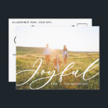 Cartão Postal De Festividades Folhagem mínima moderna 1 fotografo holi elegante<br><div class="desc">Cartaz de Natal elegante e alegre e elegante,  com o mínimo de desenhos fológicos modernos. A mão pintada de eucalipto,  folhagem mínima e coroa rattan moderna dão a este cartão de feriado uma sensação luxuosa. Em verdes clássicos,  castanhos e cinzentos.</div>