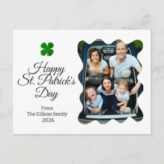 Cartão Postal De Festividades Foto da família com trevos verdes do dia de São Pa