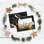 Cartão Postal De Festividades Foto de cor-de-água mínima, a preto terracotta<br><div class="desc">Cartaz de natal do abstrato de terracotta preto,  verde,  cor-de-água do orçamento,  moderno guião fotográfico. Moderno na design de pistas verdes,  beige e terracotta.</div>