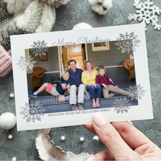 Cartão Postal De Festividades Foto de Feriado de Snowflake Chic Shimmering Silve (Silver Shimmering Chic Snowflake Holiday Photo Card)
