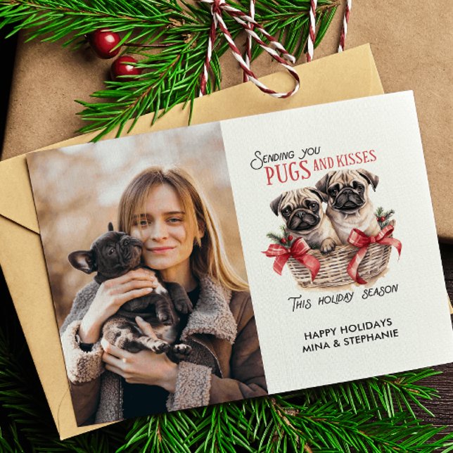CARTÃO POSTAL DE FESTIVIDADES FOTO DE NATAL DE BEIJOS E CACHORROS (🎄🐾 "Pugs and Kisses, Wishing You a Pawsome Christmas!" 🐾🎄)