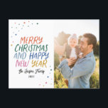 Cartão Postal De Festividades Foto de Natal feliz e alegre da neve<br><div class="desc">Faça uma declaração de na moda neste feriado com este cartão com fotos festivo e divertido. A frente apresenta sua foto, uma tipografia elegante e colorida com seu texto personalizado abaixo, realçado por pontos coloridos de neve de confetti. Preencha a parte traseira com seu endereço de devolução, endereço do destinatário...</div>