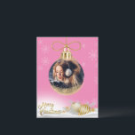 Cartão Postal De Festividades Foto do enfeites de natal Flocos de Neve Rosa Mode<br><div class="desc">Enfeites de natal ouro bonito com sua foto favorita adicionada para personalizar todos os seus familiares e amigos. Bonito em fundo rosa. O cartão perfeito para a pessoa num orçamento.</div>