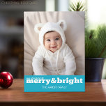Cartão Postal De Festividades Foto moderna de feliz e Negrito - Branco Azul<br><div class="desc">Que seus dias sejam felizes e brilhantes. Uma imagem de cheio vertical está incluída na frente. Um design de feriado simples e na moda que destaca suas fotos. Se tiver algum problema com as suas imagens ou texto,  clique no botão personalizar e poderá mover as coisas e fazer alterações.</div>