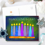 Cartão Postal De Festividades Hanukkah Chic Boho Vela Verde Paz Luz de Amor<br><div class="desc">"Paz, amor e luz." Uma ilustração lúdica, moderna e artística das velas de padrão de feto em uma menorah ajuda você a lançar no feriado de Chanucá. Velas azuis cortadas com padrões coloridos de folha de alumínio sobrepõem um fundo verde-fundo rico e profundo. No verso, digite sua cópia pessoal usando...</div>