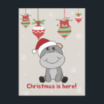 Cartão Postal De Festividades Hippo Merry Christmas Winter Animais Hippos Holida<br><div class="desc">O hipopótamo a suavidade com luzes justas. Animais engraçados com presentes e neve até as férias. Também é engraçado para o Natal em julho. Hippos são animais doces e perfeitos para o Natal.</div>