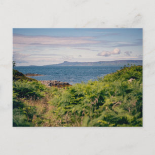 Cartão Postal De Festividades Ilha de Eigg do outro lado do mar