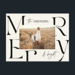 Cartão Postal De Festividades Imagem elegante e moderna de fotos de Natal<br><div class="desc">Cartaz de natal moderno elegante e mínimo para tipografia gráfica. Parte de uma coleção de feriados divertida.</div>