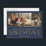 Cartão Postal De Festividades Marinho de Foto Simples de Paz Dourado<br><div class="desc">Estes cartões-postais de saudação de fotos de feriado apresentam a saudação, "Desejando-lhe um Feliz Natal e um Feliz ano novo", juntamente com a saudação, "Espírito de Paz", em letras grandes de ouro e marfim em um fundo de marinho com marcadores para adicionar duas das suas fotos favoritas, nome da família...</div>