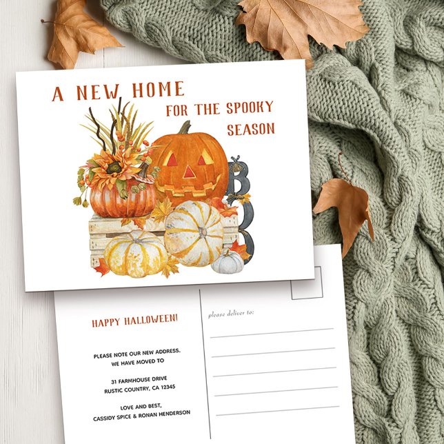 Cartão Postal De Festividades Novo Dia de Halloween Feliz, Russo, em Casa (New address and Happy Halloween Postcard with rustic fall pumpkins)
