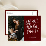 Cartão Postal De Festividades Oh Que Foto Divertida Da Caligrafia Vermelha<br><div class="desc">Que Cartão-Postal De Férias De Férias Vermelho Divertido. Mande Cartões de natal para seus entes queridos com este Cartão Feriado Festivo e Moderno. Todos os textos estão pré-organizados para que você personalize fácil e rapidamente com seus próprios detalhes. Feliz Feriados!</div>