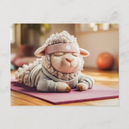 Cartão Postal De Festividades Ovelha de yoga meditando no tapete