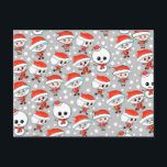 Cartão Postal De Festividades Papai noel e boneco de neve do teste padrão do<br><div class="desc">Um teste padrão bonito do Natal com personagens de desenho animados do kawaii. Papai noel,  boneco de neve,  e uma menina em um traje do papai noel,  em uma luz - fundo cinzento meados de da cor. Um doce que olha o design modelado para os feriados.</div>