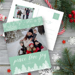 Cartão Postal De Festividades Paz Amor Joy Snowflakes Winter Wonderland Trees<br><div class="desc">Concebido por gordura*fa*estanho. Fácil de personalizar com seu próprio texto,  foto ou imagem. Para pedidos personalizados,  entre em contato direto com o . Aplicam-se taxas personalizadas. www.zazzle.com/fat_fa_tin www.zazzle.com/color_therapy www.zazzle.com/fatfatin_blue_knot www.zazzle.com/fatfatin_red_knot www.zazzle.com/fatfatin_mini_me www.zazzle.com/fatfatin_design www.zazzle.com/fatfatin_ink</div>
