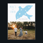 Cartão Postal De Festividades Paz na Design de Natal da Porta da Terra<br><div class="desc">Paz na Design de Natal da Porta da Terra</div>