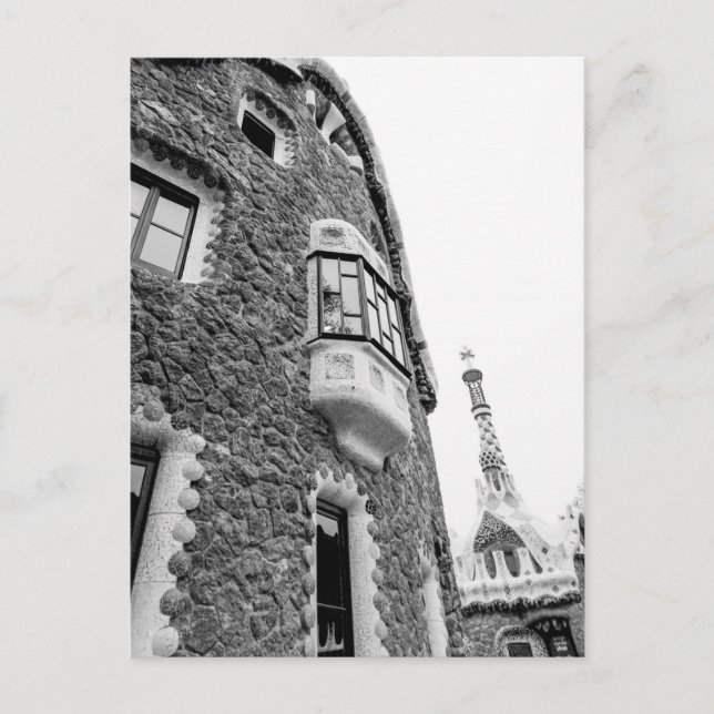 Cartão Postal De Festividades Prédio Bnw no Parque Güell em Barcelona (Frente)