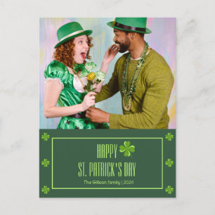 Cartão Postal De Festividades Rua feliz. Dia de Patrick Foto da família Shamrock