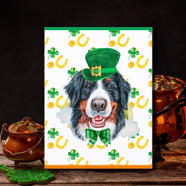 Cartão Postal De Festividades Ruas de Shamrock do Cachorro Bernês. Dia dos Patri (Criador carregado)