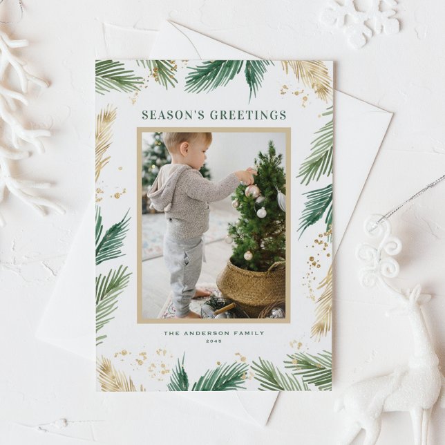 Cartão Postal De Festividades Saudações do Gold Foil Pine Agulha Photo Season (Green Watercolor and Faux Gold Foil Pine Needles Photo Season's Greetings Holiday Postcard)