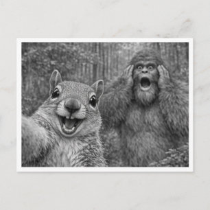 Cartão Postal De Festividades Selfie do Esquilo com Pé Grande