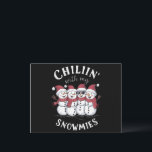 Cartão Postal De Festividades Snowman Christmas Chillin with My Snowmies Gift<br><div class="desc">Snowman Christmas Chillin with My Snowmies Gift</div>